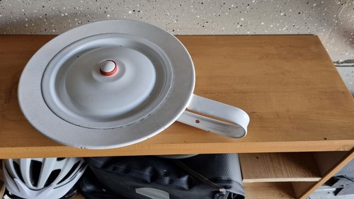 Schöner alter nachttopf mit - alter,